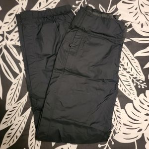 NWOT Mountain Hardware plasmic shell rain pants